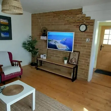 Fruska House بيت للعطل Besenovacki Prnjavor